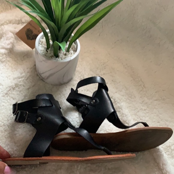 Women’s sandals - Picture 2 of 4